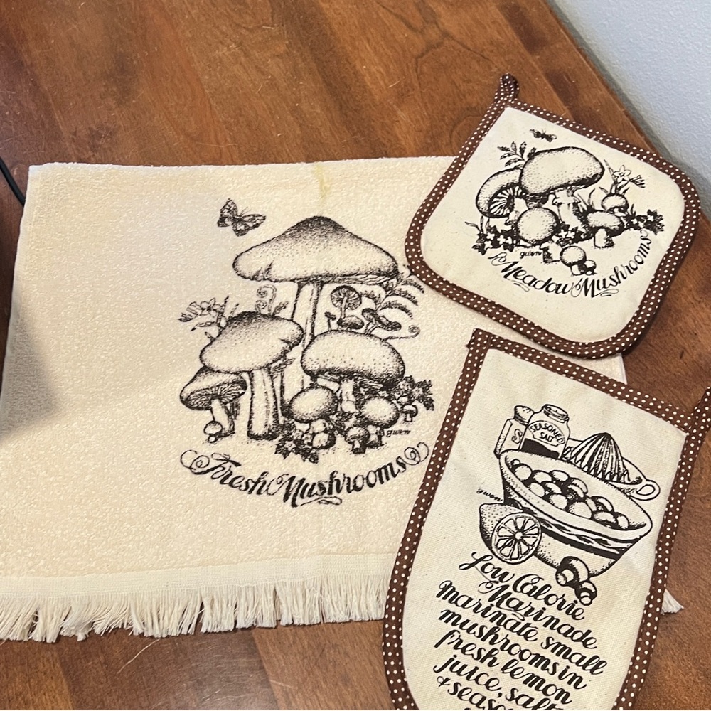 Vintage Mushroom Print Kitchen Towel Mitt Hot Pad Set of 3 Cannon GWEN‎ Artist